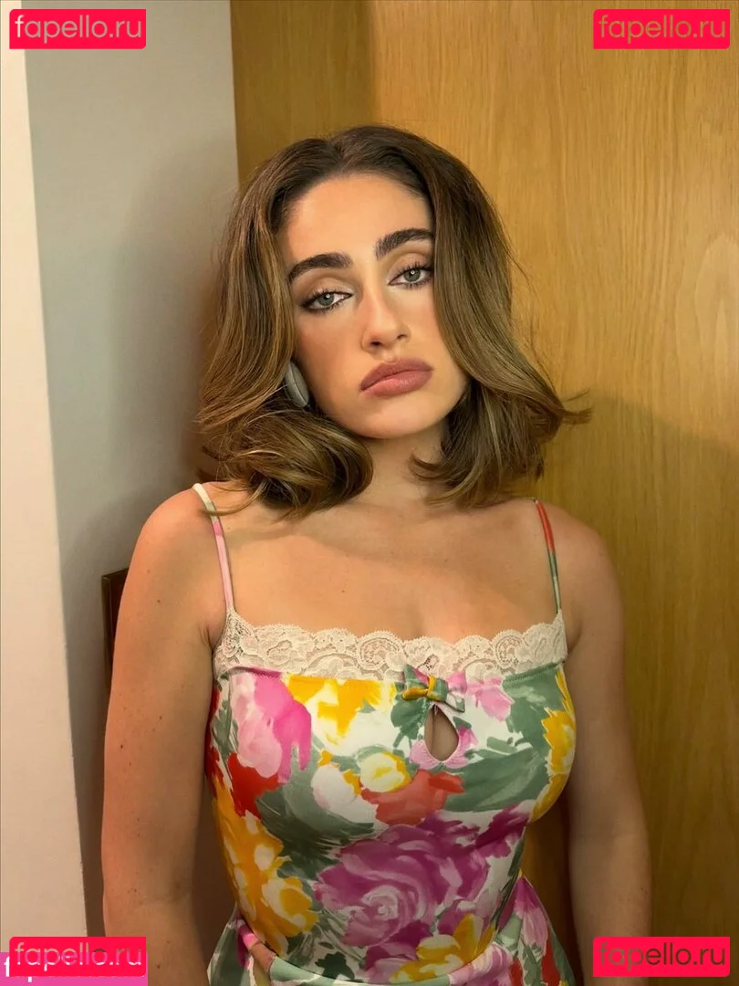 Rachel Anne Sennott Onlyfans Photo Gallery 