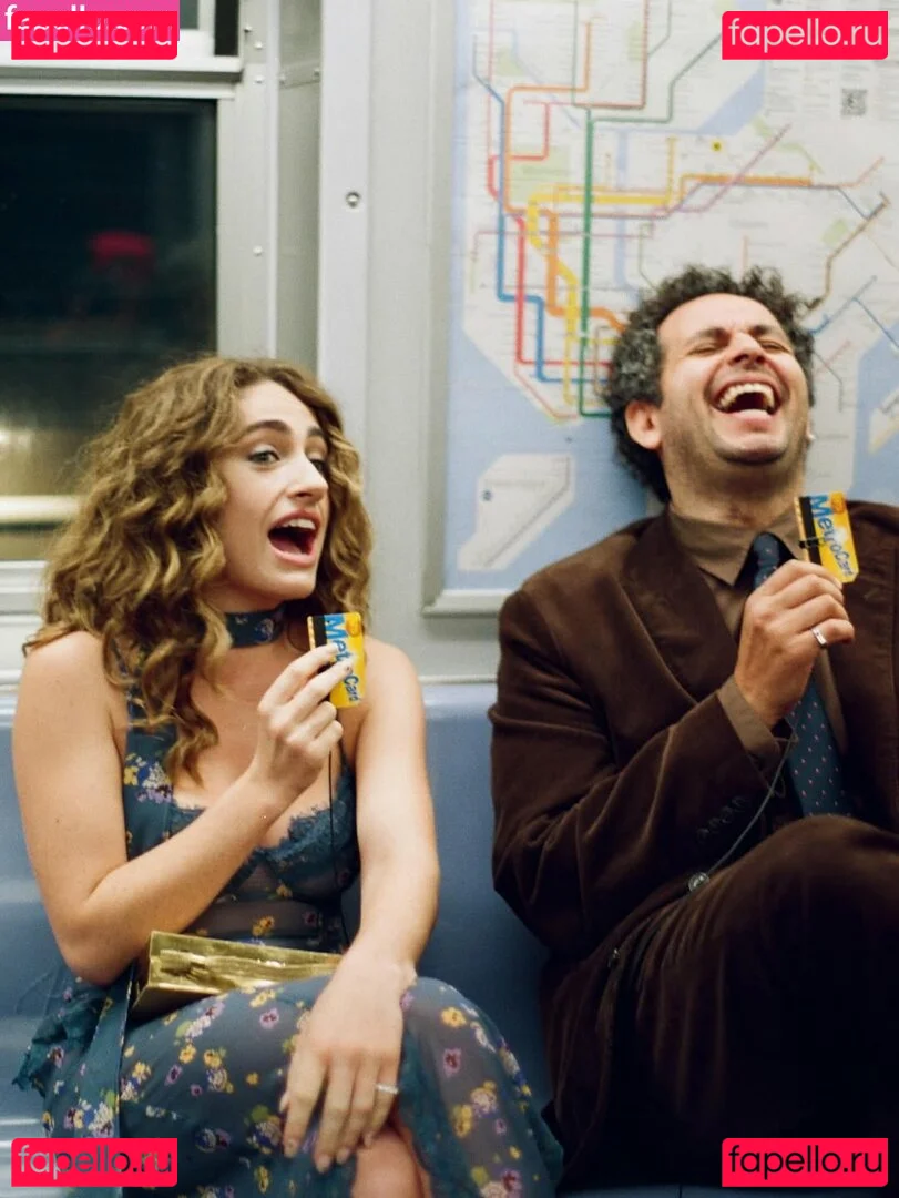 Rachel Anne Sennott Onlyfans Photo Gallery 