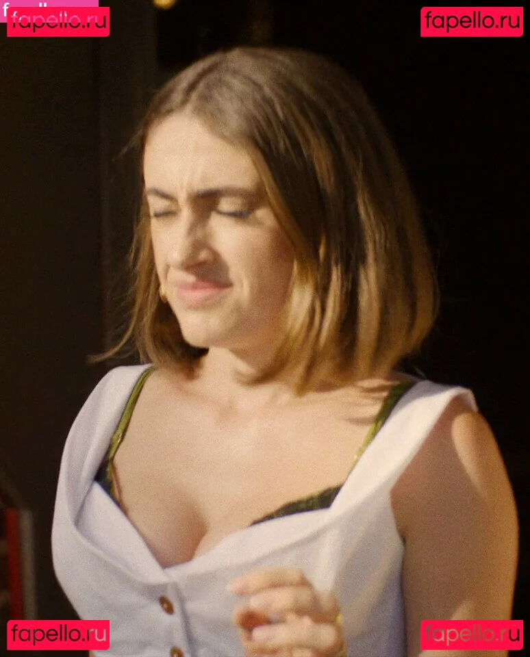 Rachel Anne Sennott Onlyfans Photo Gallery 