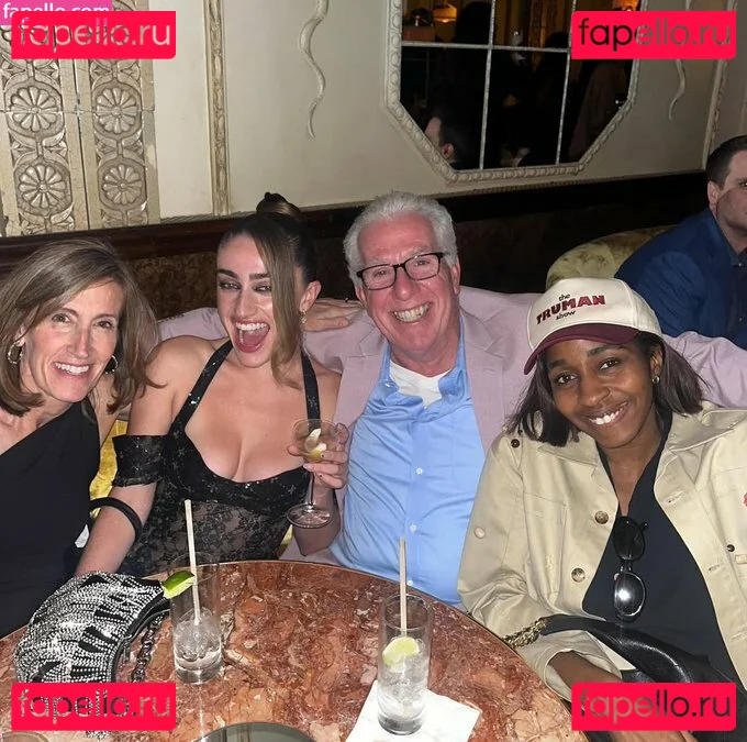 Rachel Anne Sennott Onlyfans Photo Gallery 