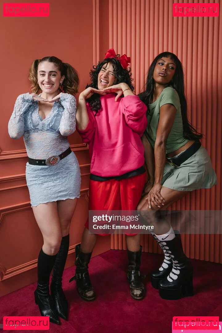 Rachel Anne Sennott Onlyfans Photo Gallery 