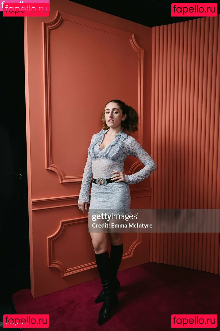 Rachel Anne Sennott Onlyfans Photo Gallery 