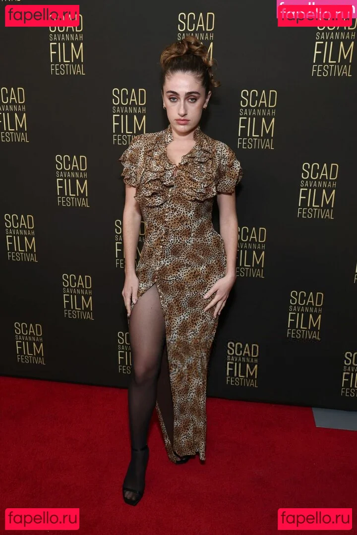 Rachel Anne Sennott Onlyfans Photo Gallery 