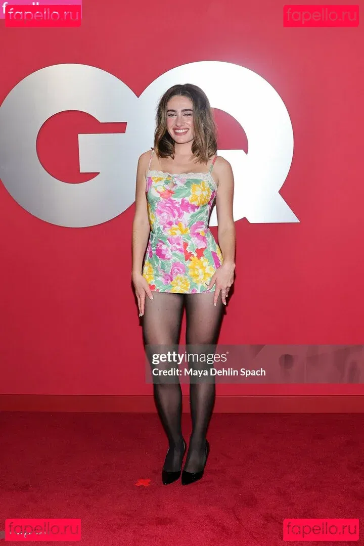 Rachel Anne Sennott Onlyfans Photo Gallery 