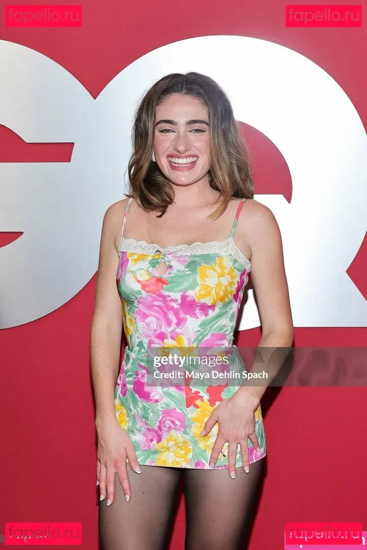 Rachel Anne Sennott Onlyfans Photo Gallery 