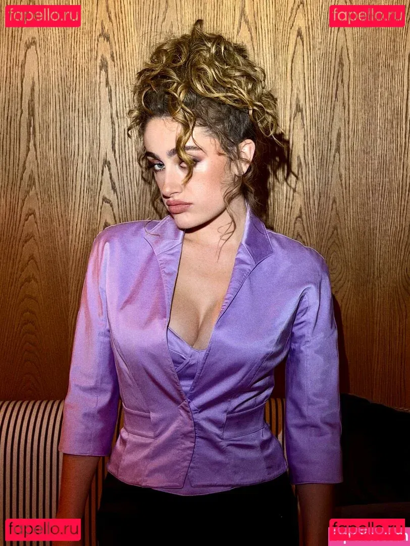 Rachel Anne Sennott Onlyfans Photo Gallery 