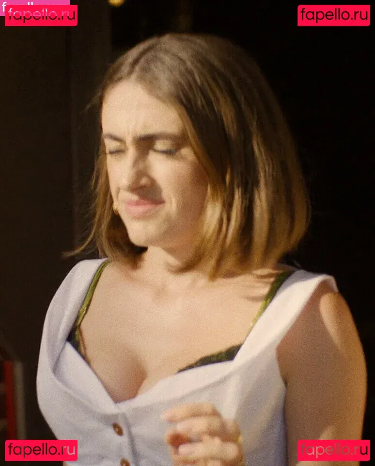 Rachel Anne Sennott Onlyfans Photo Gallery 