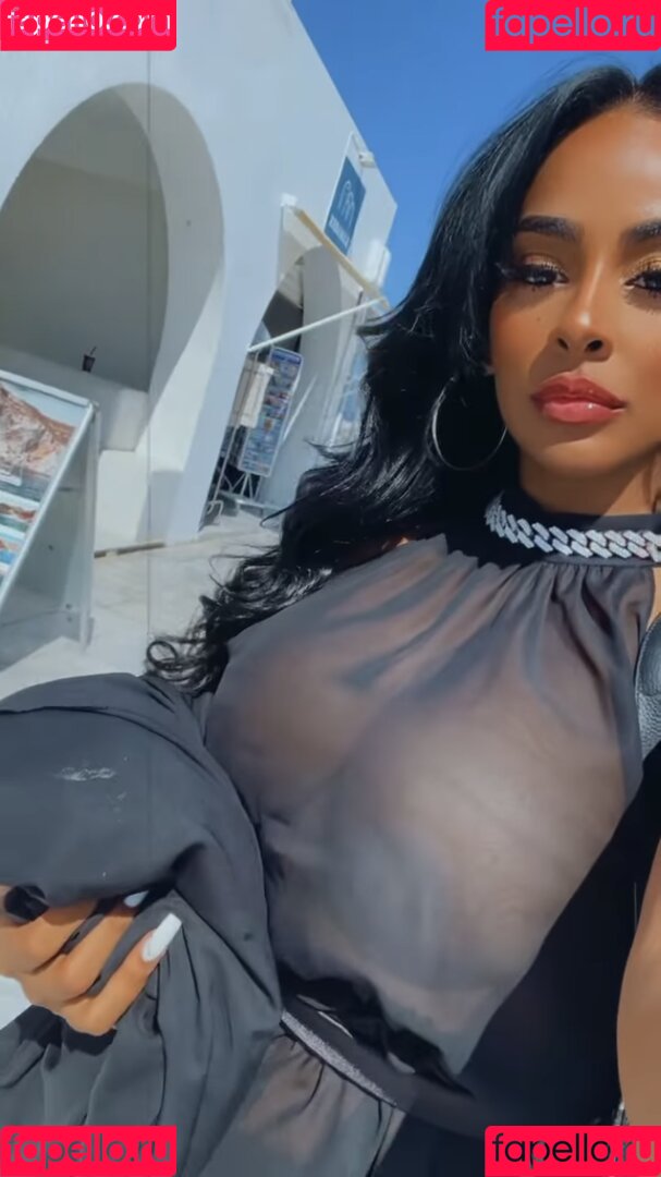 Ayisha Diaz Onlyfans Photo Gallery 