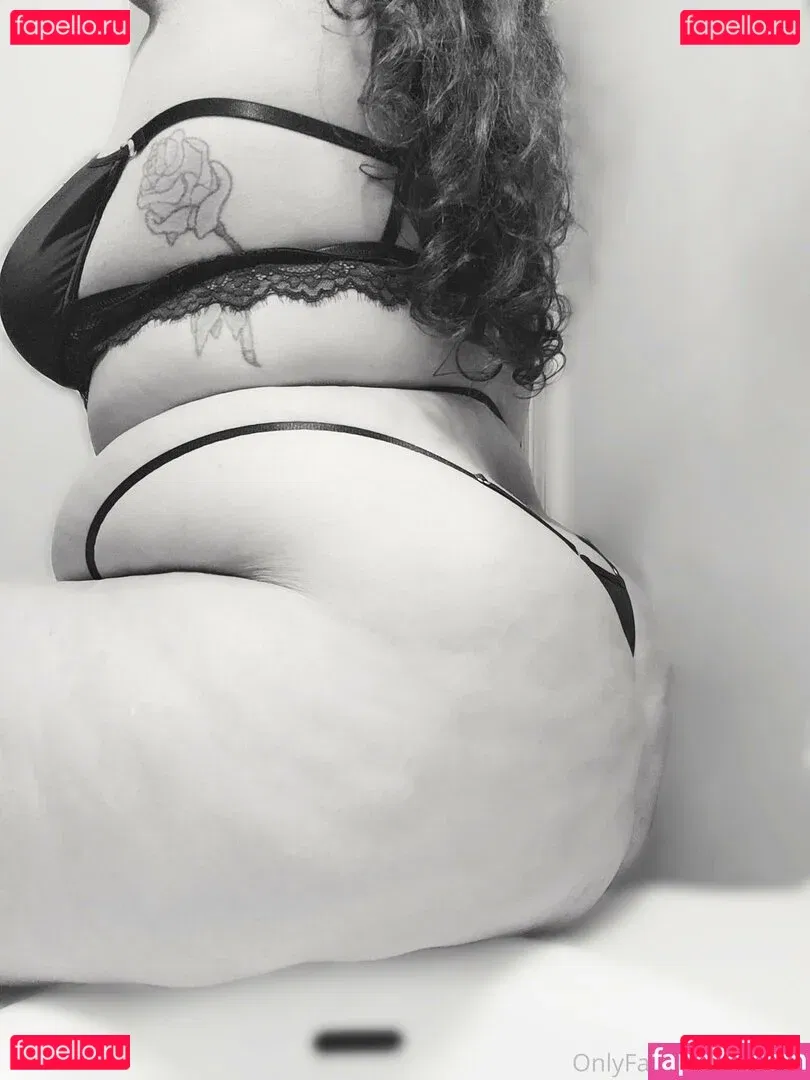 atzula Onlyfans Photo Gallery 