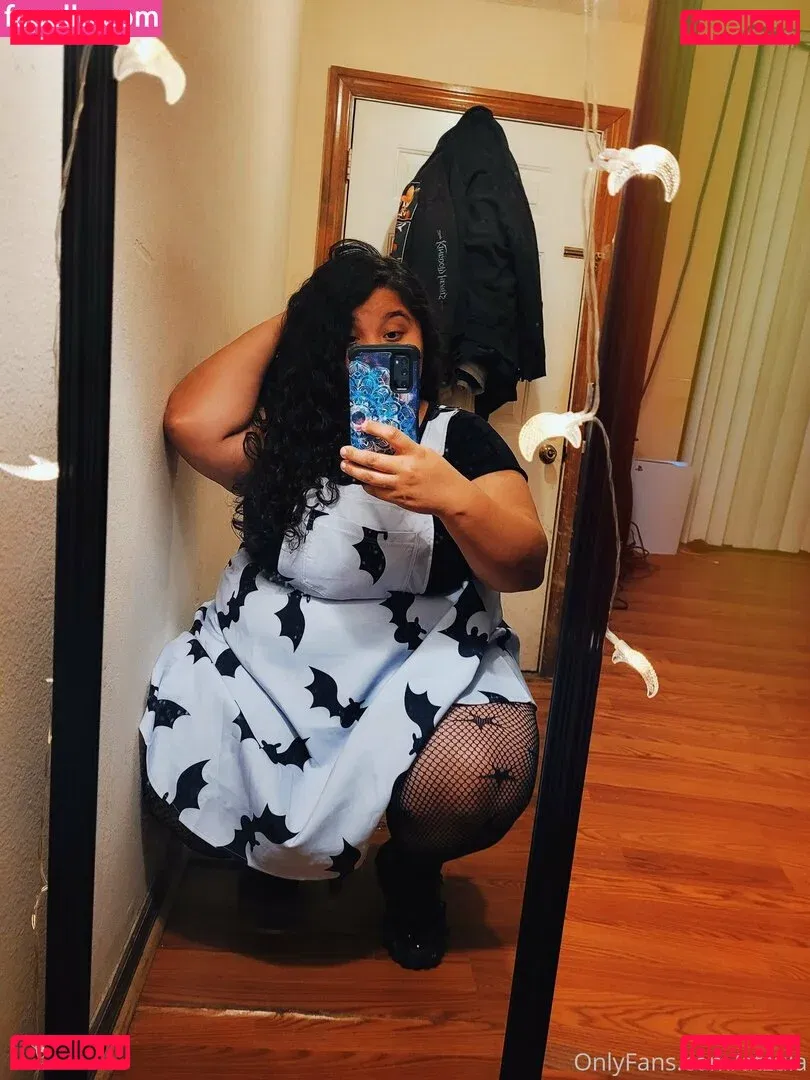 atzula Onlyfans Photo Gallery 