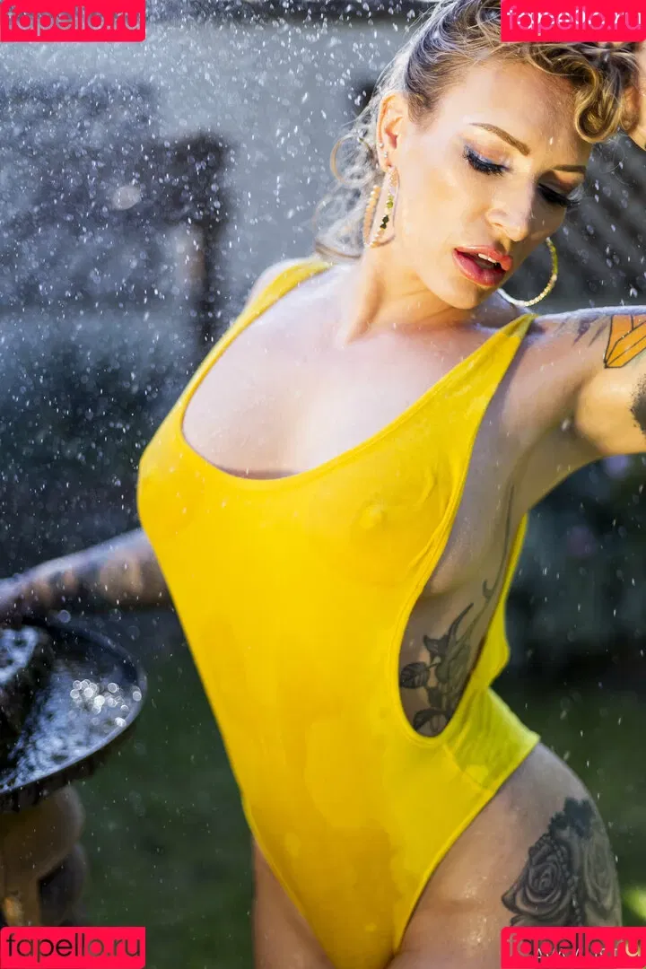 ava_austen Onlyfans Photo Gallery 