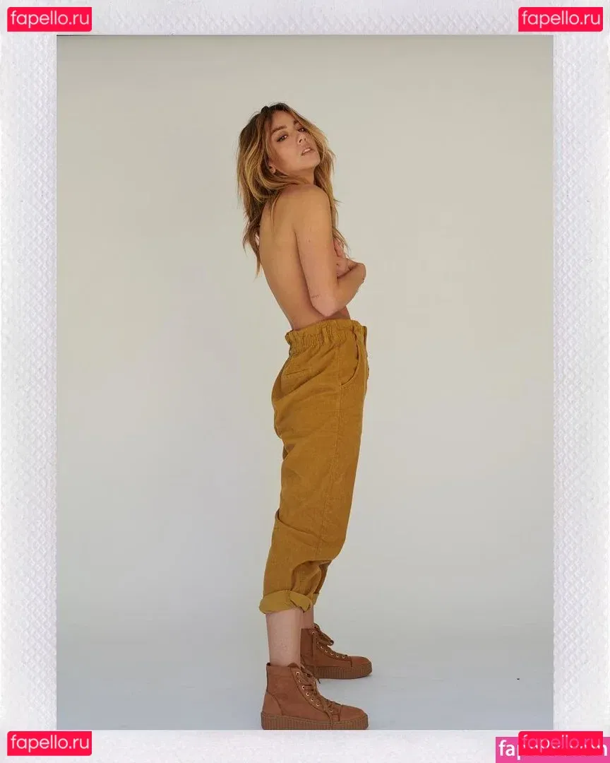 Chloe Bennet Onlyfans Photo Gallery 