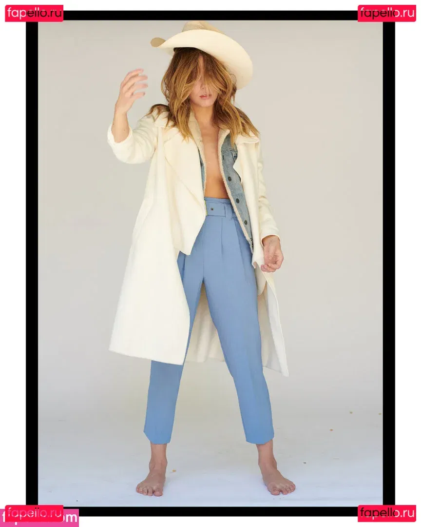 Chloe Bennet Onlyfans Photo Gallery 