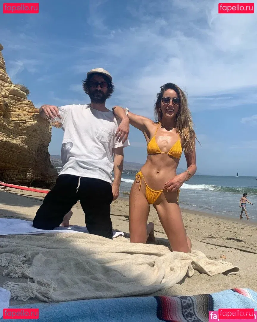 Chloe Bennet Onlyfans Photo Gallery 