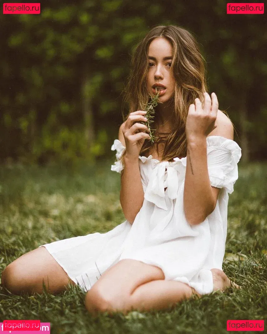 Chloe Bennet Onlyfans Photo Gallery 