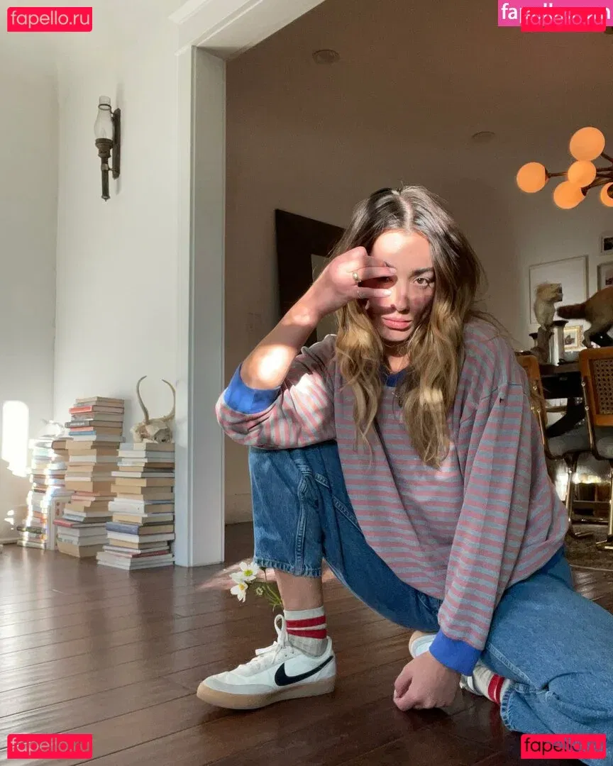 Chloe Bennet Onlyfans Photo Gallery 