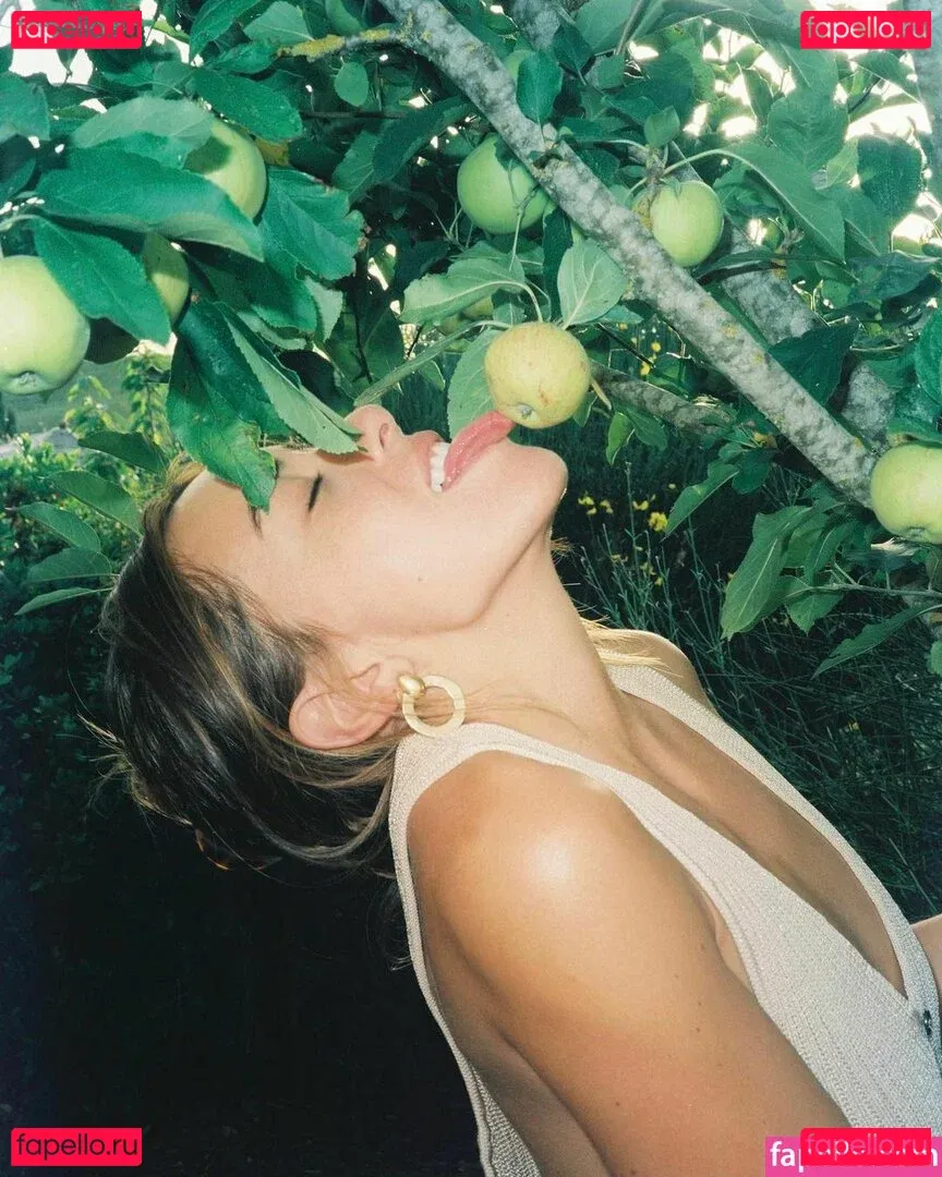 Chloe Bennet Onlyfans Photo Gallery 