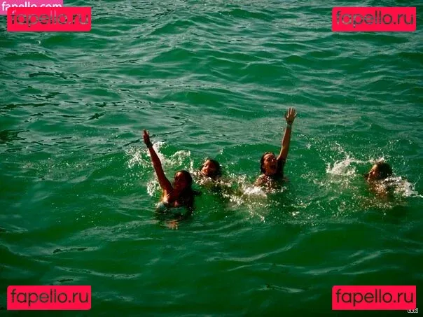 Chloe Bennet Onlyfans Photo Gallery 