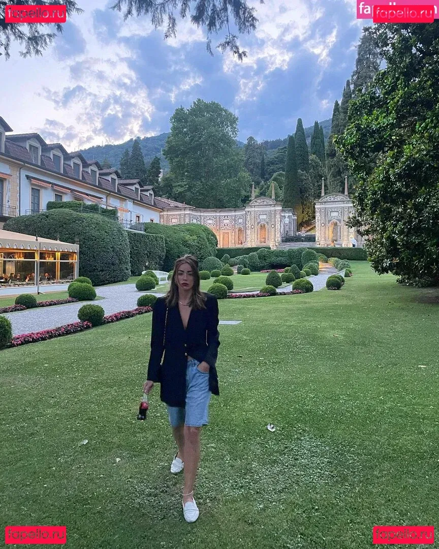 Chloe Bennet Onlyfans Photo Gallery 