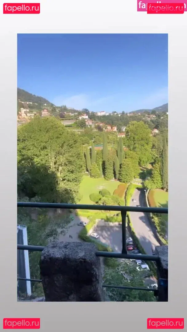 Chloe Bennet Onlyfans Photo Gallery 