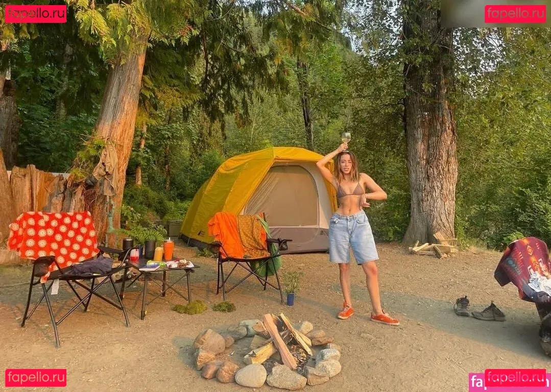 Chloe Bennet Onlyfans Photo Gallery 