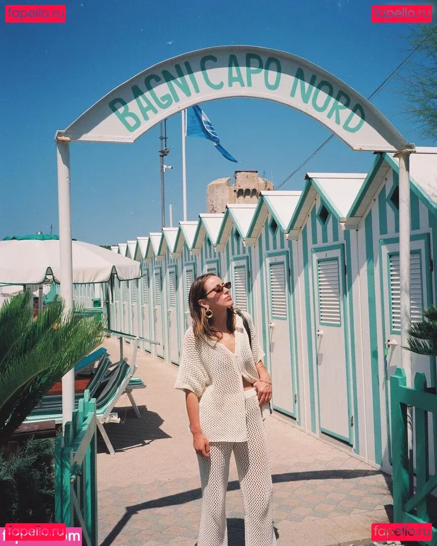 Chloe Bennet Onlyfans Photo Gallery 