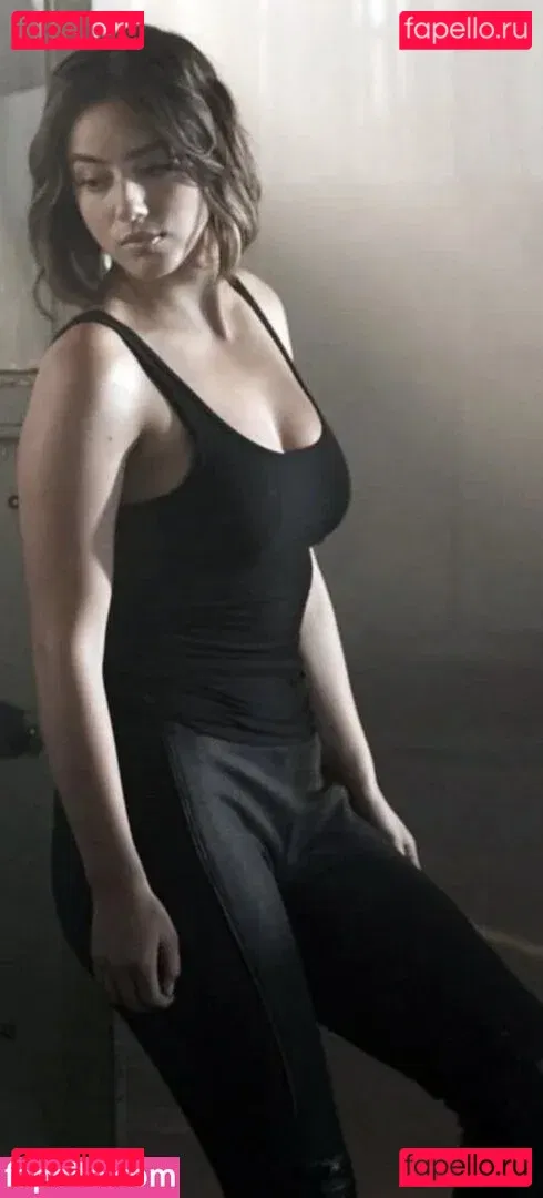 Chloe Bennet Onlyfans Photo Gallery 