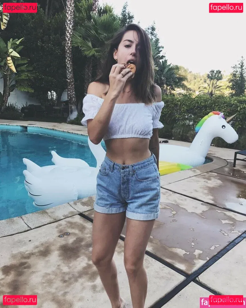 Chloe Bennet Onlyfans Photo Gallery 