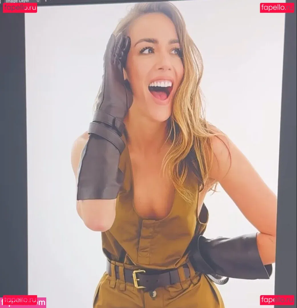 Chloe Bennet Onlyfans Photo Gallery 