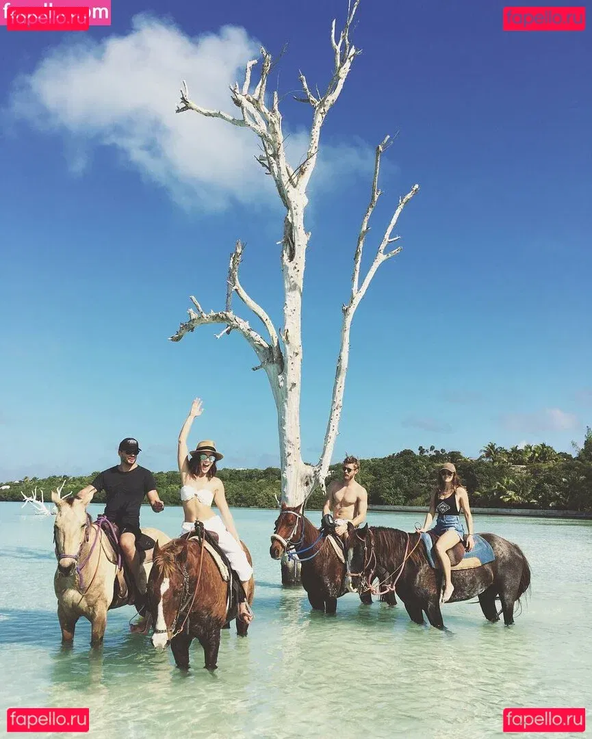 Chloe Bennet Onlyfans Photo Gallery 