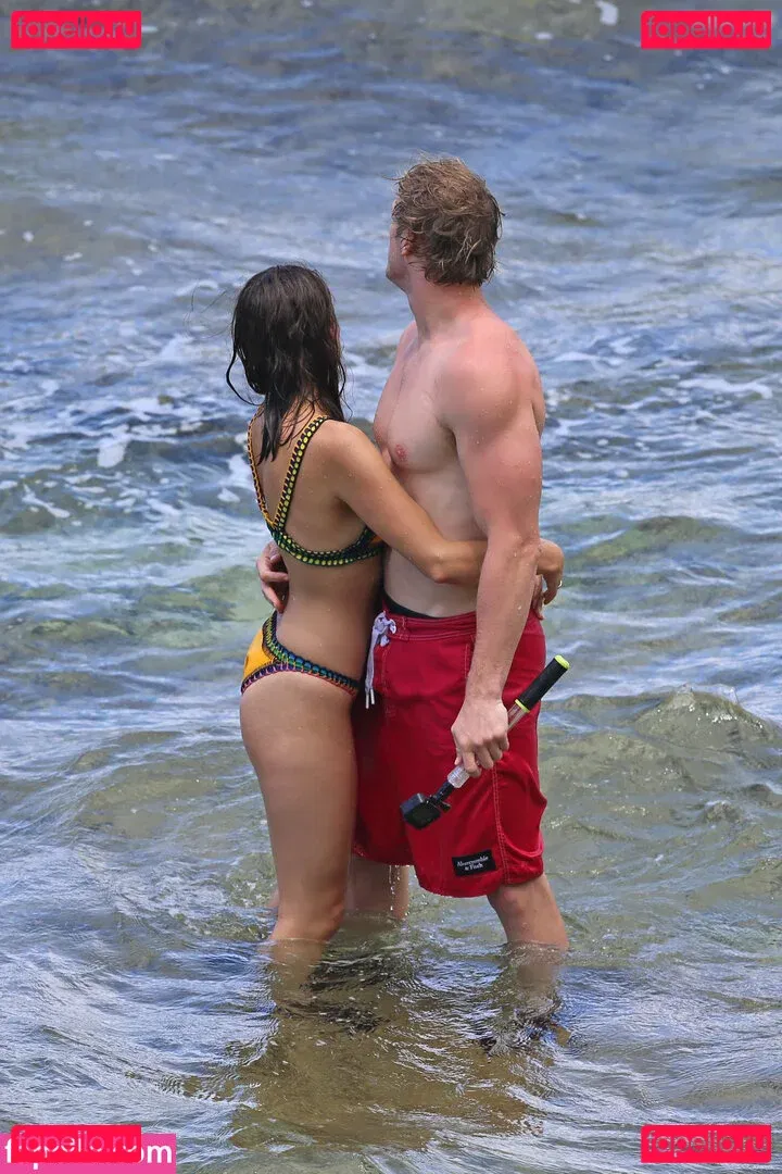 Chloe Bennet Onlyfans Photo Gallery 