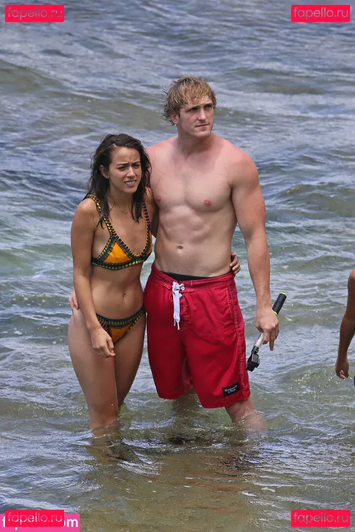 Chloe Bennet Onlyfans Photo Gallery 