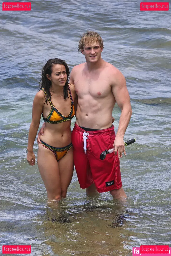 Chloe Bennet Onlyfans Photo Gallery 