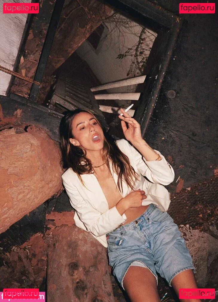 Chloe Bennet Onlyfans Photo Gallery 