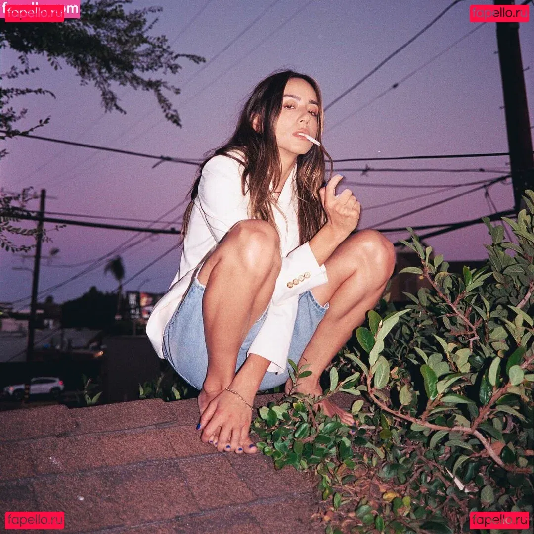 Chloe Bennet Onlyfans Photo Gallery 