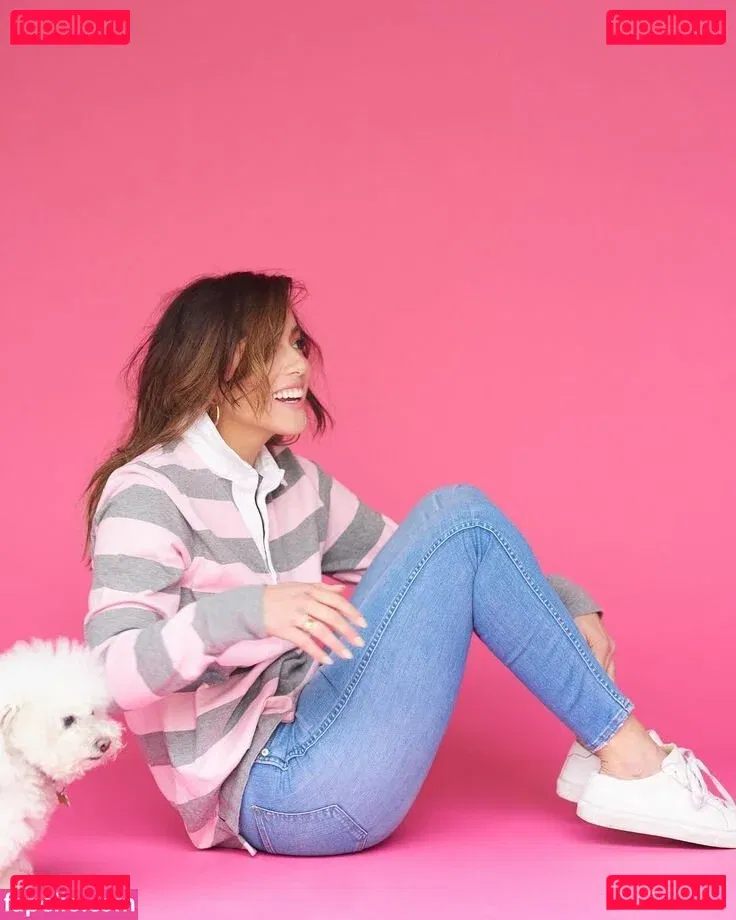 Chloe Bennet Onlyfans Photo Gallery 