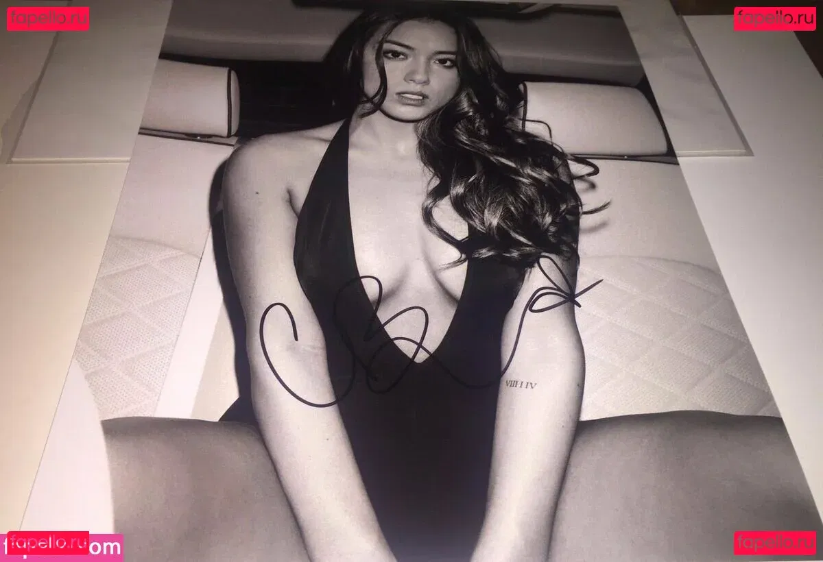 Chloe Bennet Onlyfans Photo Gallery 