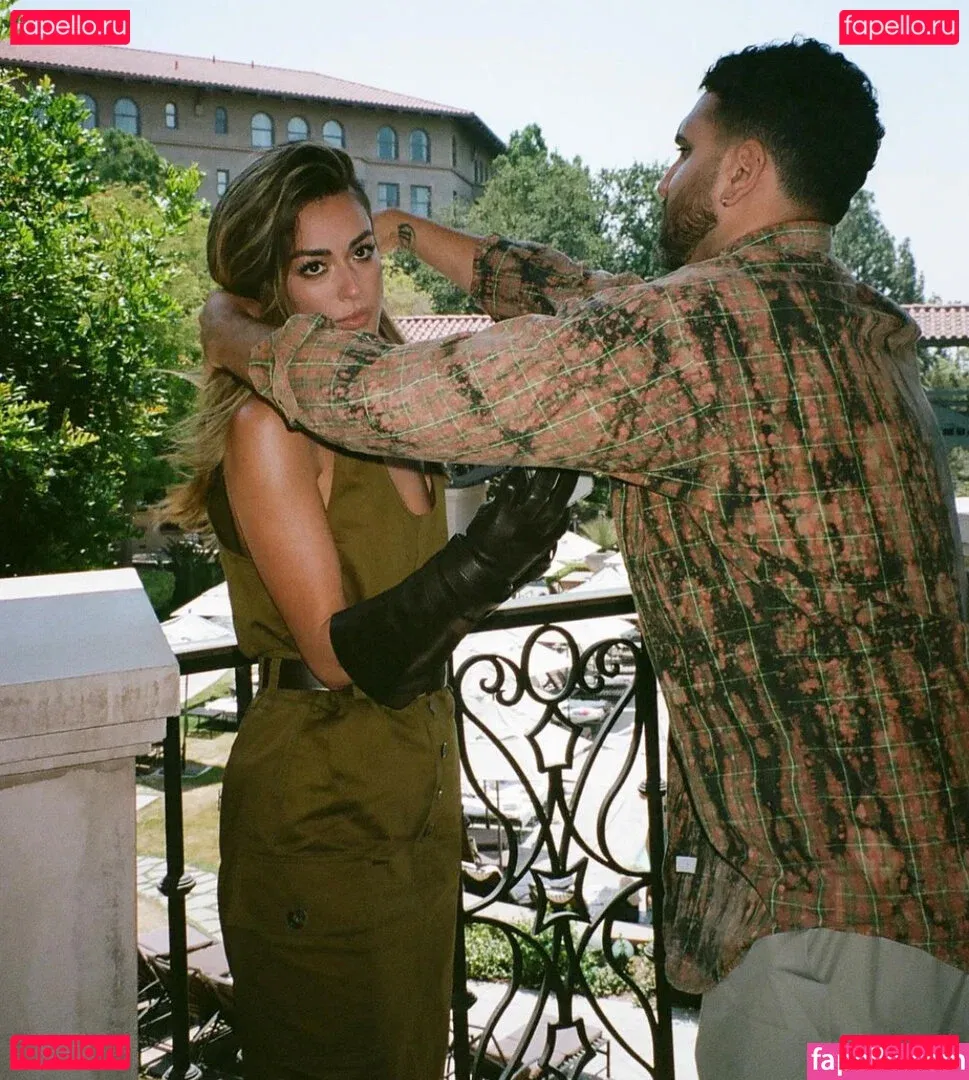 Chloe Bennet Onlyfans Photo Gallery 