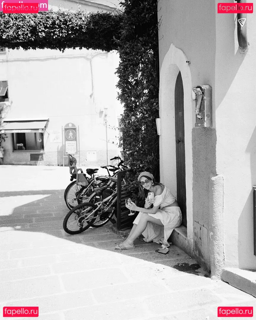 Chloe Bennet Onlyfans Photo Gallery 