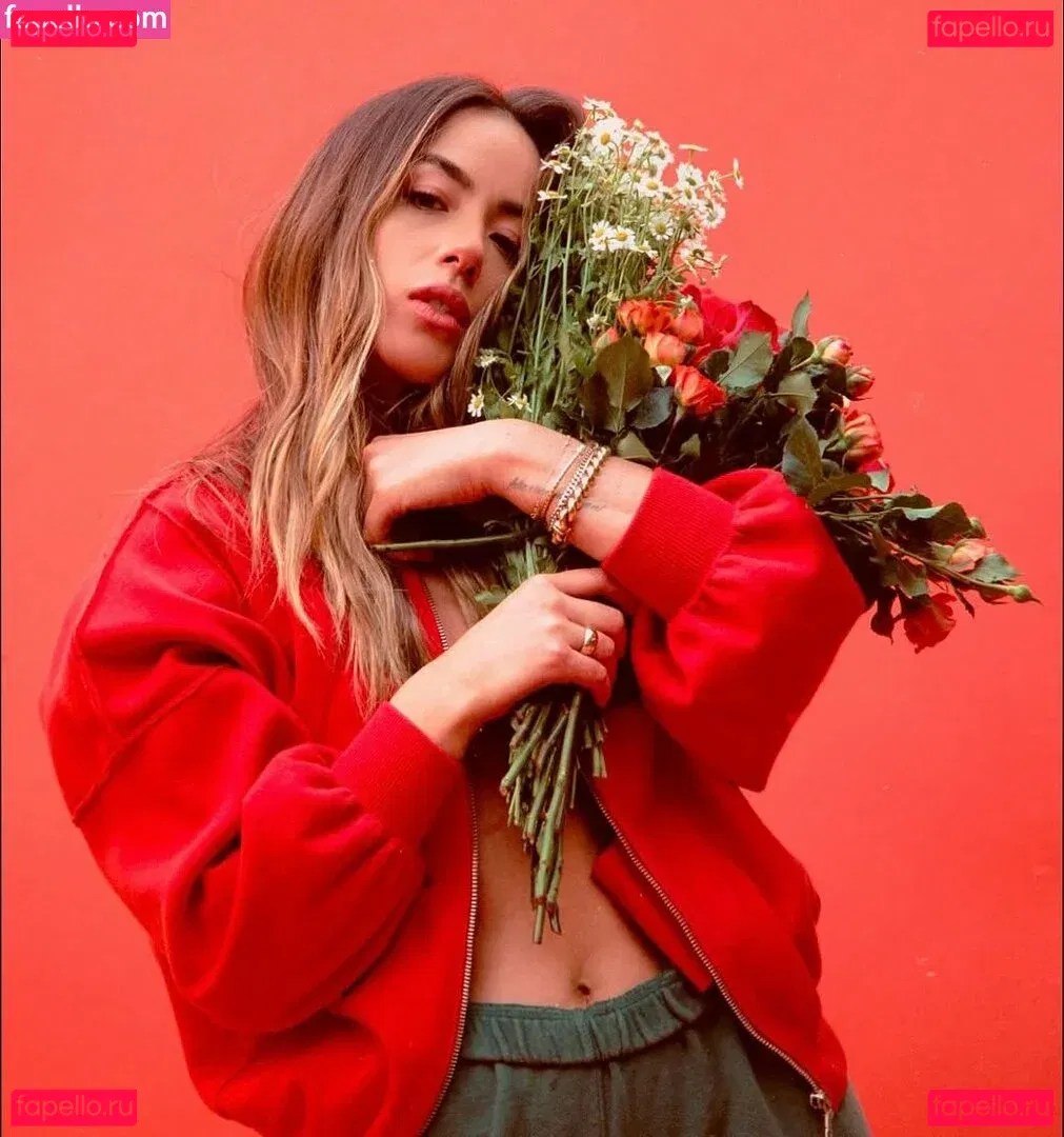 Chloe Bennet Onlyfans Photo Gallery 