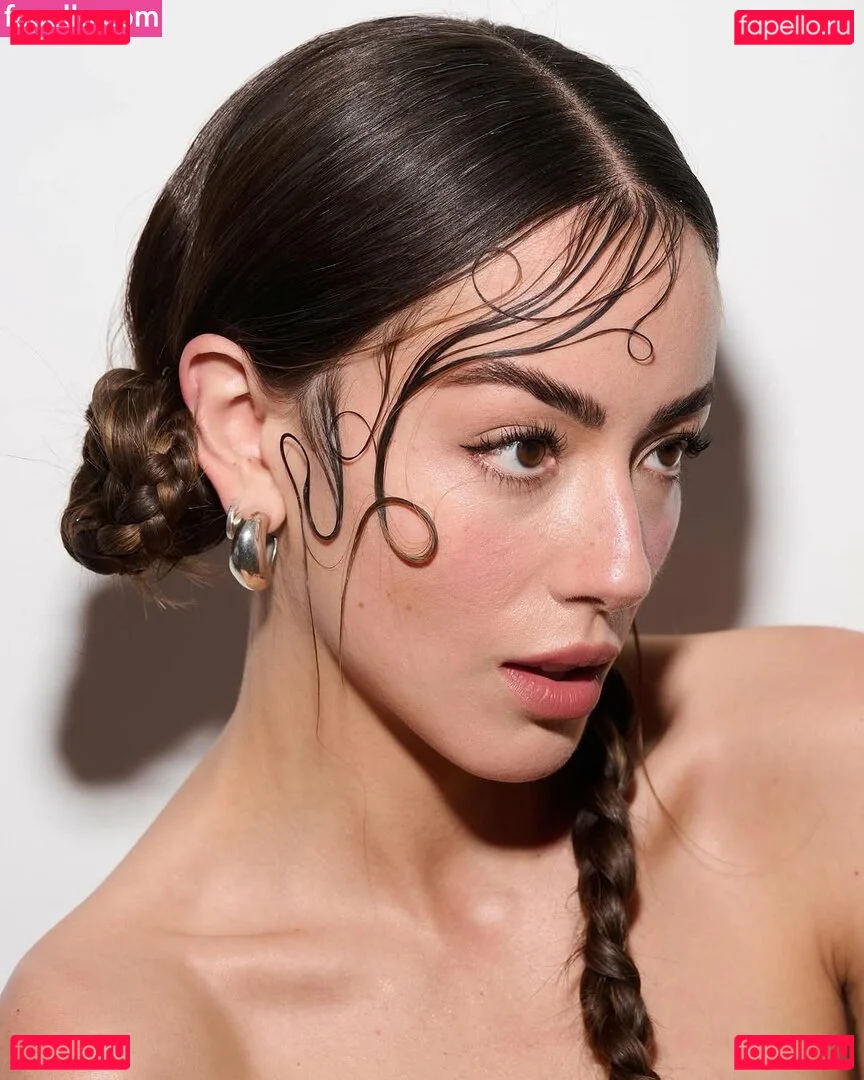 Chloe Bennet Onlyfans Photo Gallery 