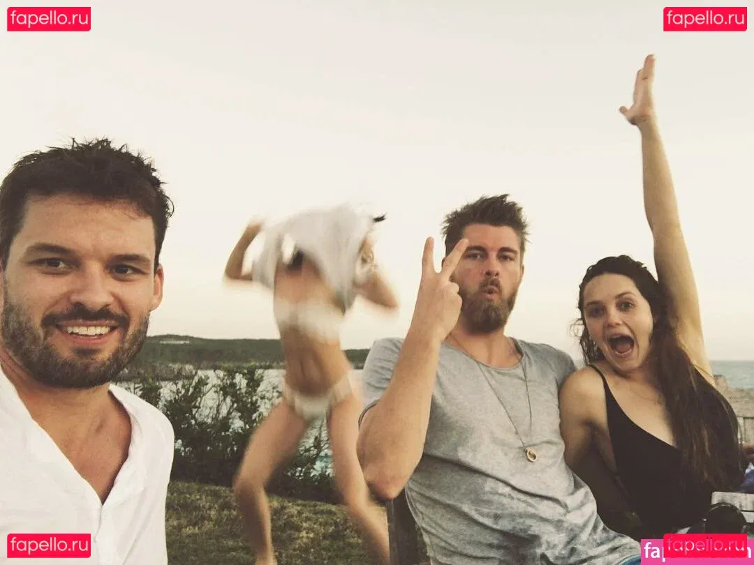 Chloe Bennet Onlyfans Photo Gallery 