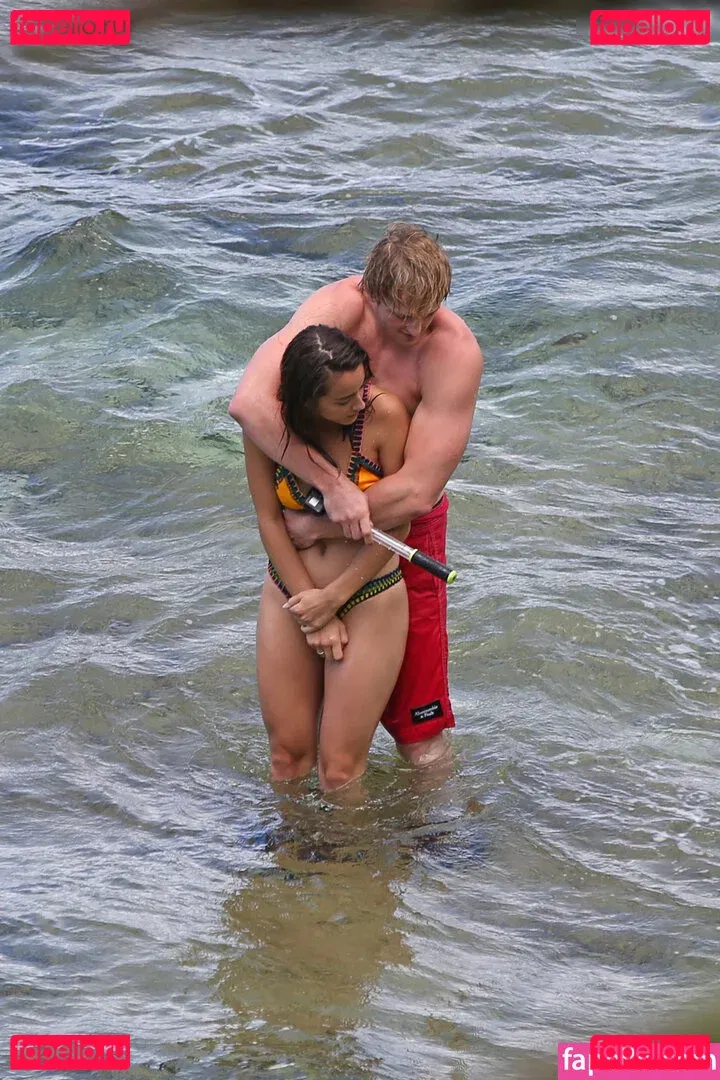 Chloe Bennet Onlyfans Photo Gallery 