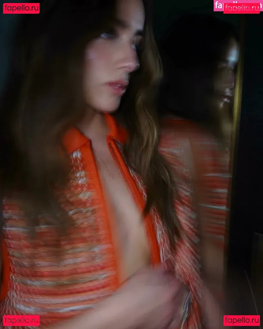 Chloe Bennet Onlyfans Photo Gallery 