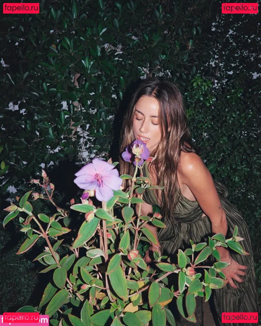 Chloe Bennet Onlyfans Photo Gallery 