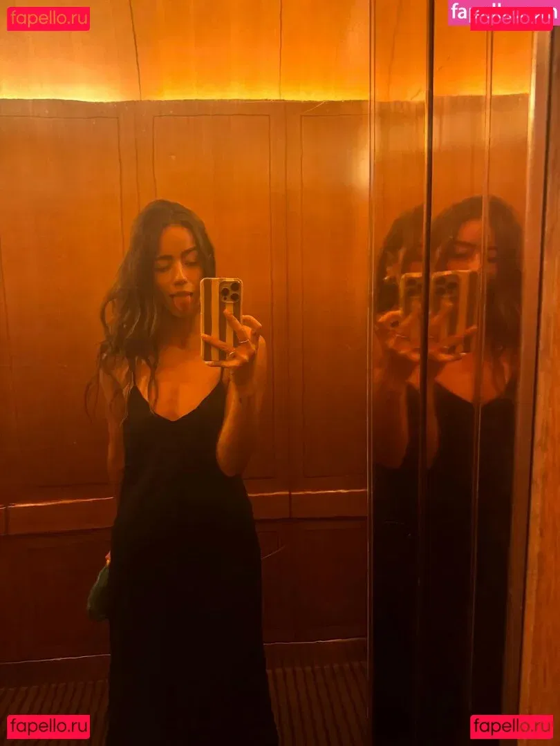 Chloe Bennet Onlyfans Photo Gallery 