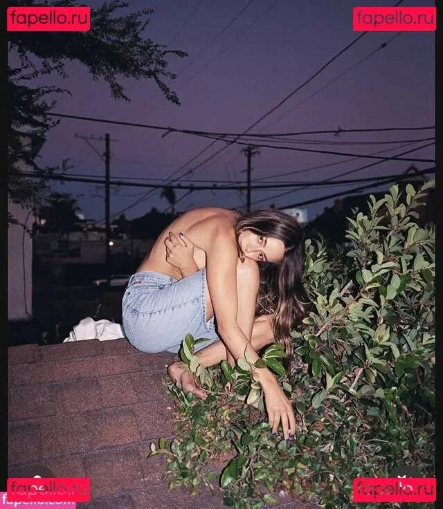 Chloe Bennet Onlyfans Photo Gallery 