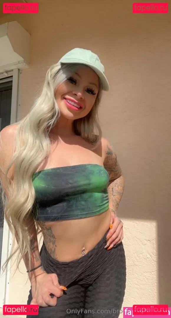 brookegonerouge Onlyfans Photo Gallery 