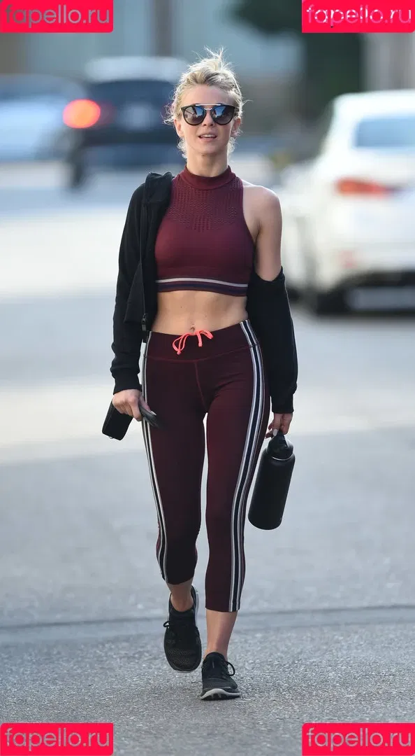 Julianne Hough Onlyfans Photo Gallery 