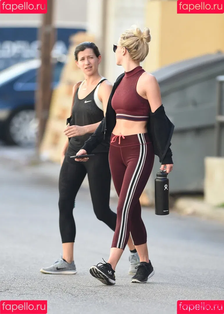 Julianne Hough Onlyfans Photo Gallery 